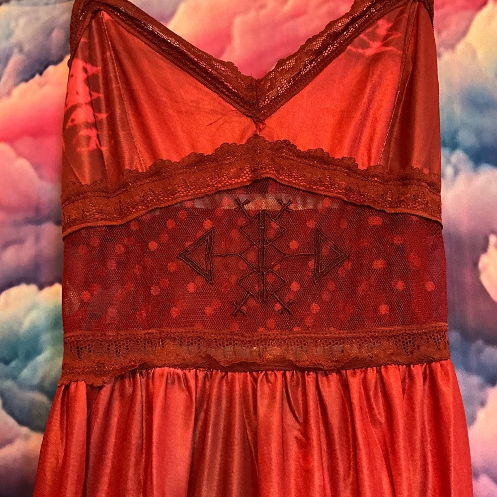 Elegant Red Maxi Dress - Picture 5 of 5